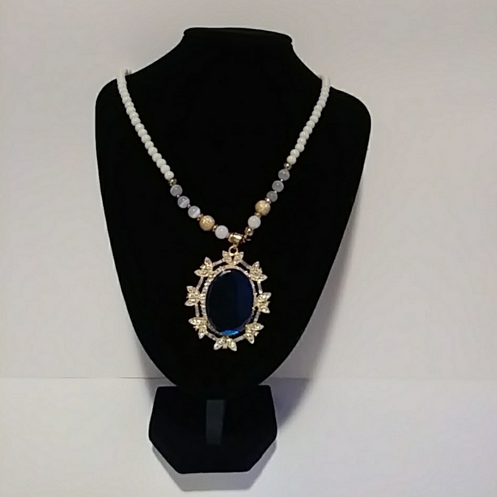 Womens Blue Stone necklace. - Picture 1 of 3